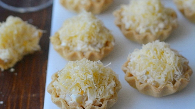 Тарталетки с салатом «Мандариновый рай» 