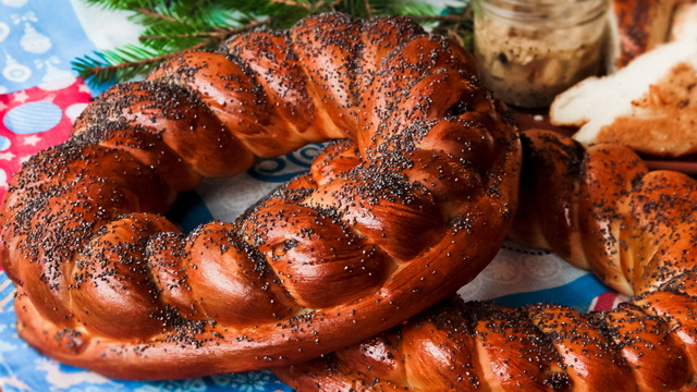 Рождественский калач на желтках, с маком