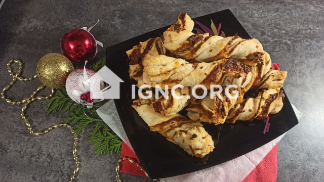 Слойки с сыром