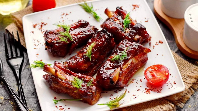 Запечённые свиные рёбрышки в кофейном маринаде