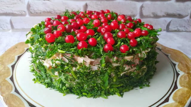 Слоёный салат «Сосновый бор»