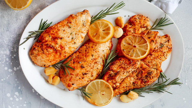 Жареное куриное филе в пикантном апельсиново-соевом маринаде (на сковороде-гриль) 