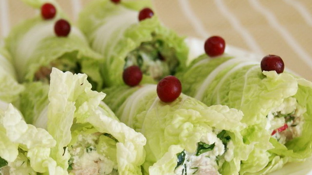 Рулетики из пекинской капусты