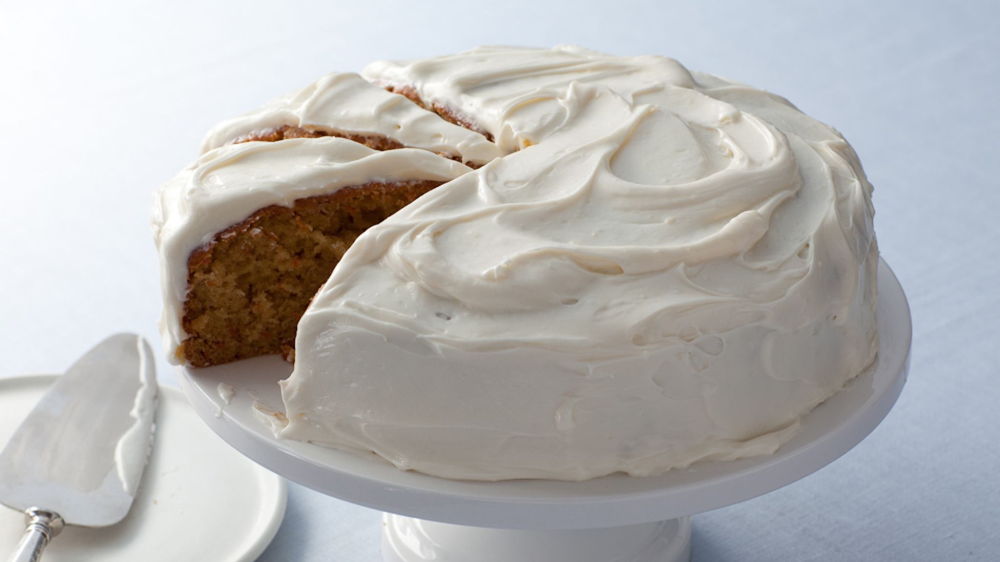 Морковный торт с творожной глазурью